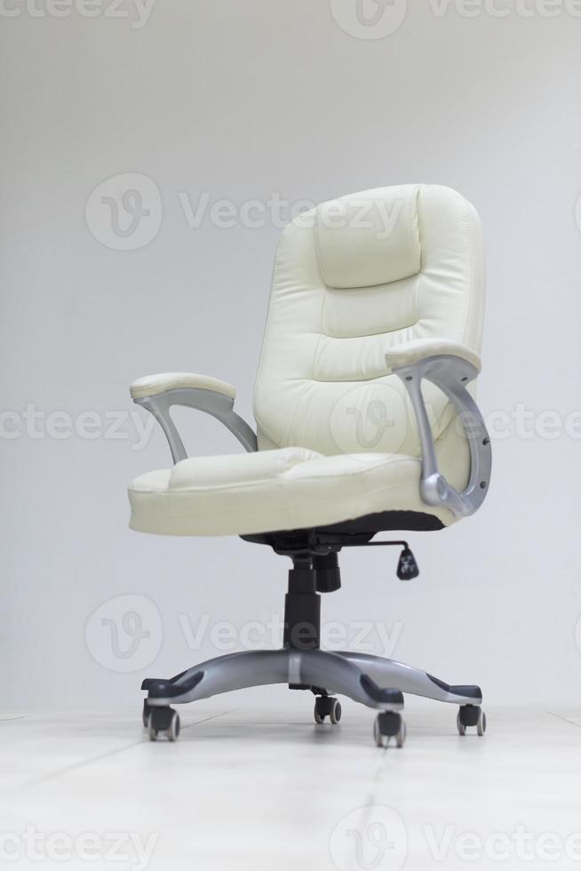 white office chair photo