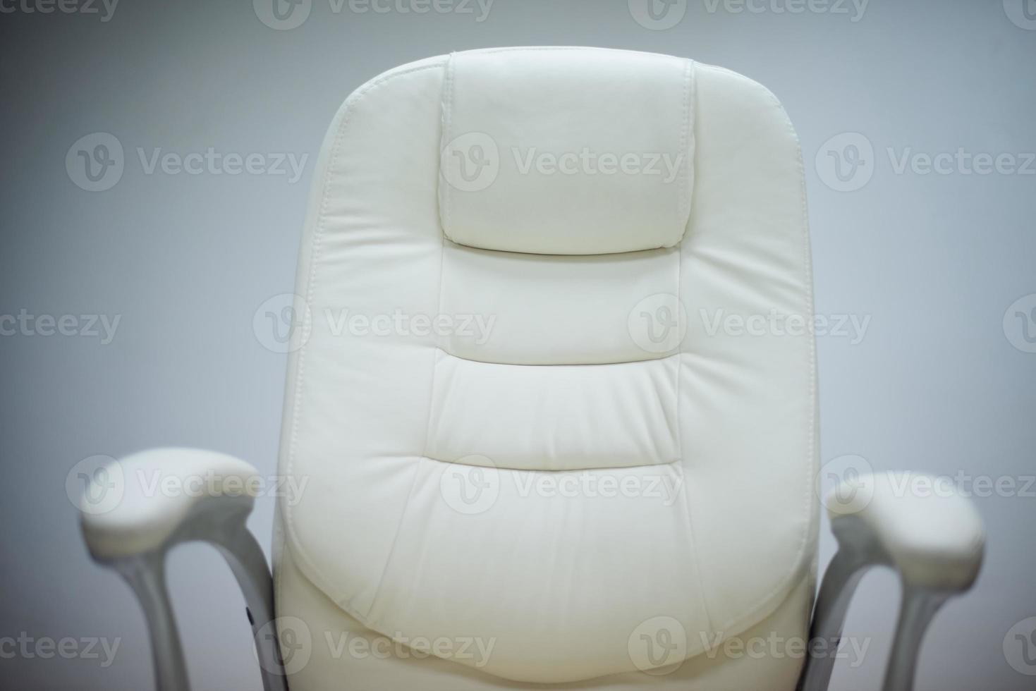 white office chair photo