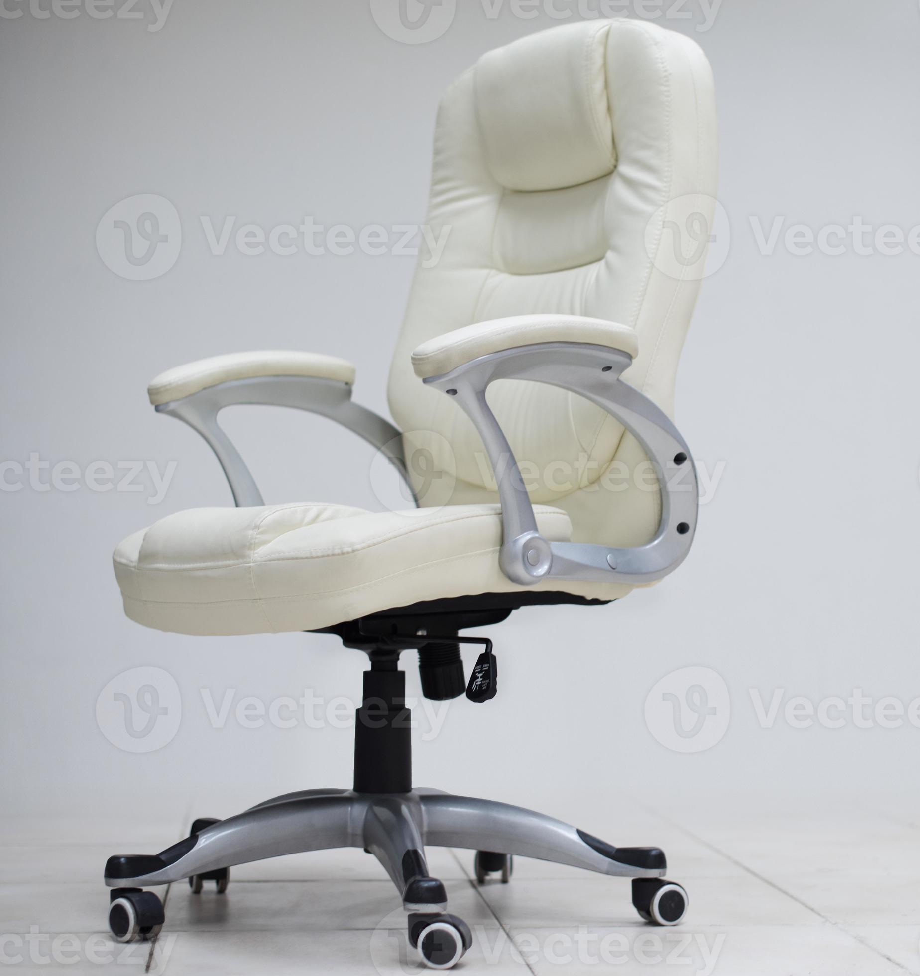 white office chair 10363016 Stock Photo at Vecteezy