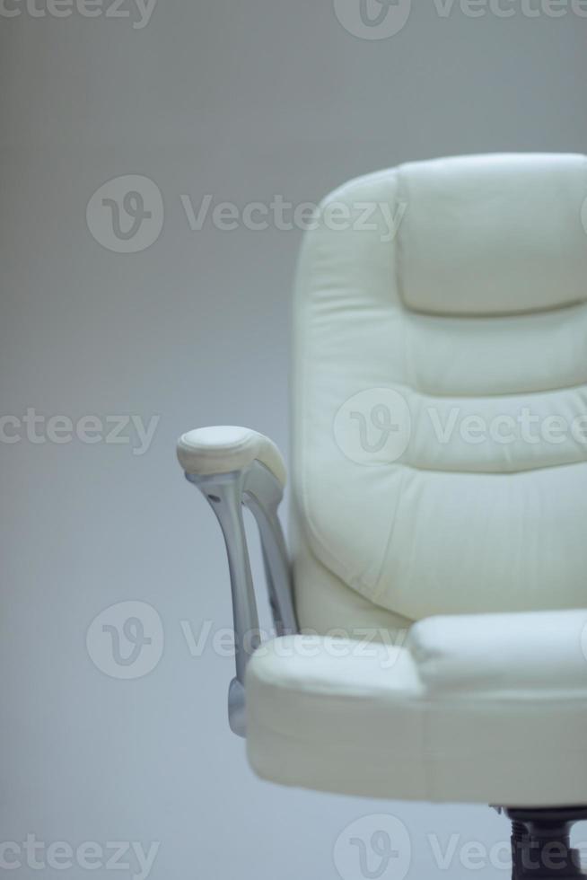 silla de oficina blanca foto