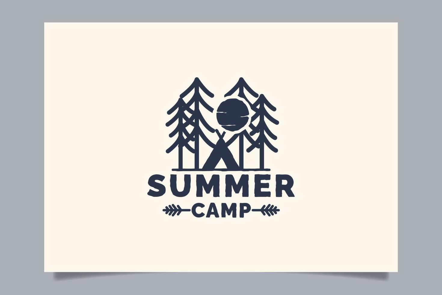 logotipo de campamento de verano para cualquier negocio, especialmente para actividades al aire libre, vacaciones de verano, deporte, aventura, etc. vector
