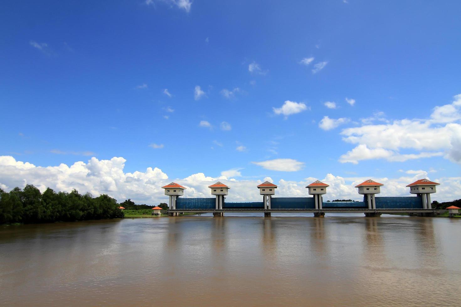 dam in the river photo