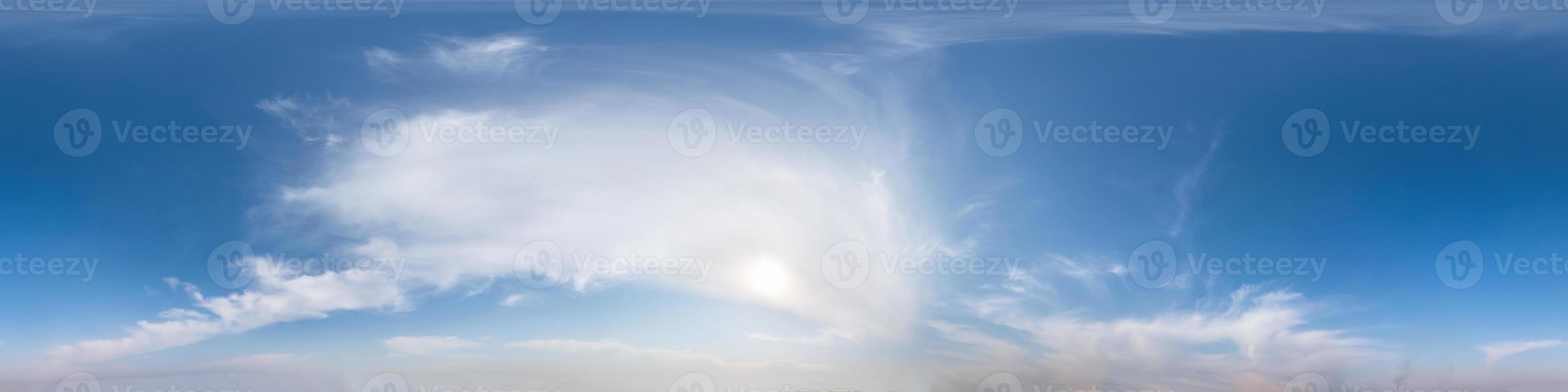 Seamless hdri panorama 360 degrees angle view blue sky with beautiful fluffy cumulus clouds with zenith for use in 3d graphics or game development as sky dome or edit drone shot photo