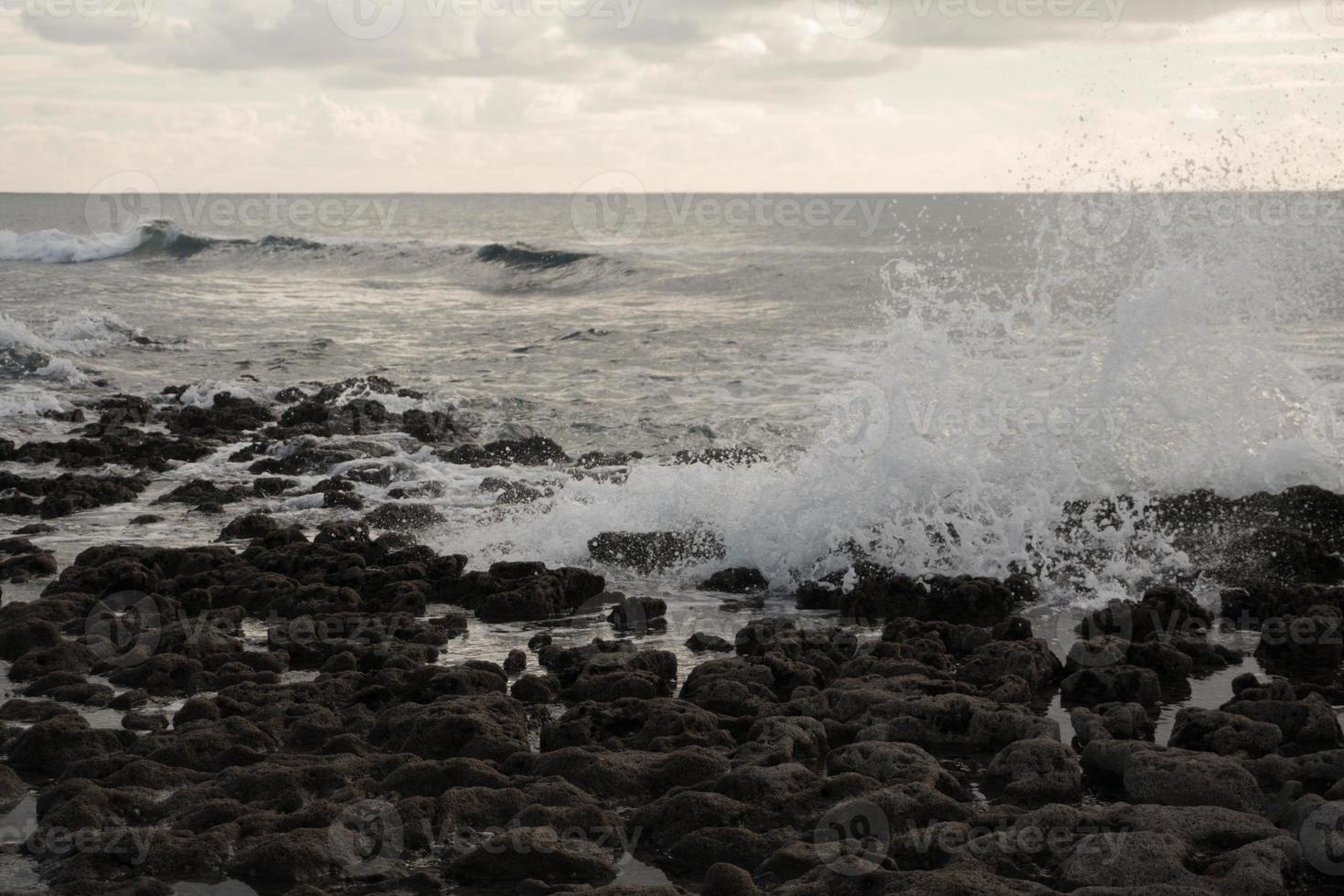 splashing wave landscape photo