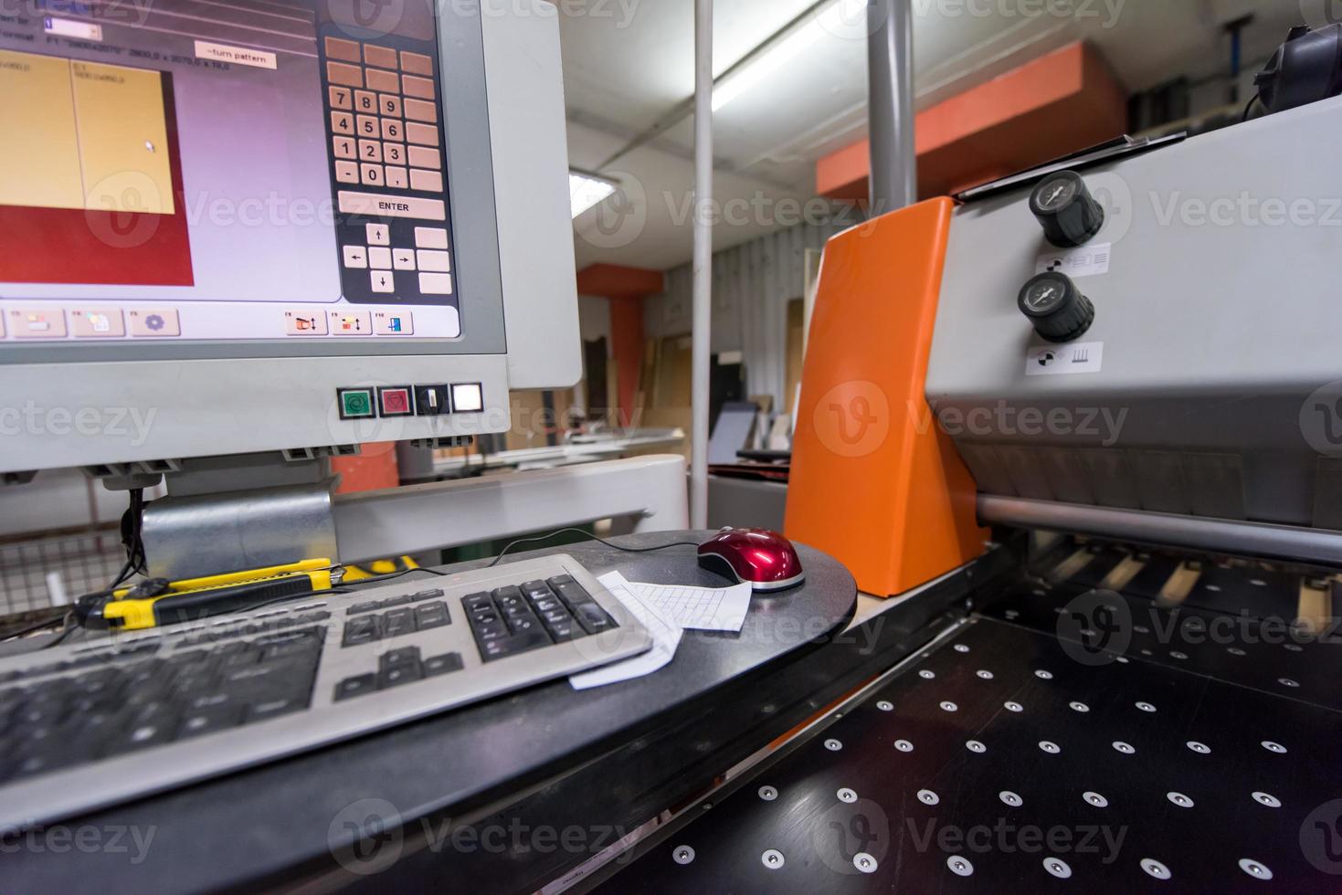 CNC wood cutting machine photo