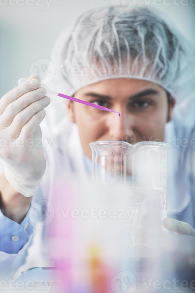 personas de investigación y ciencia en labaratory foto