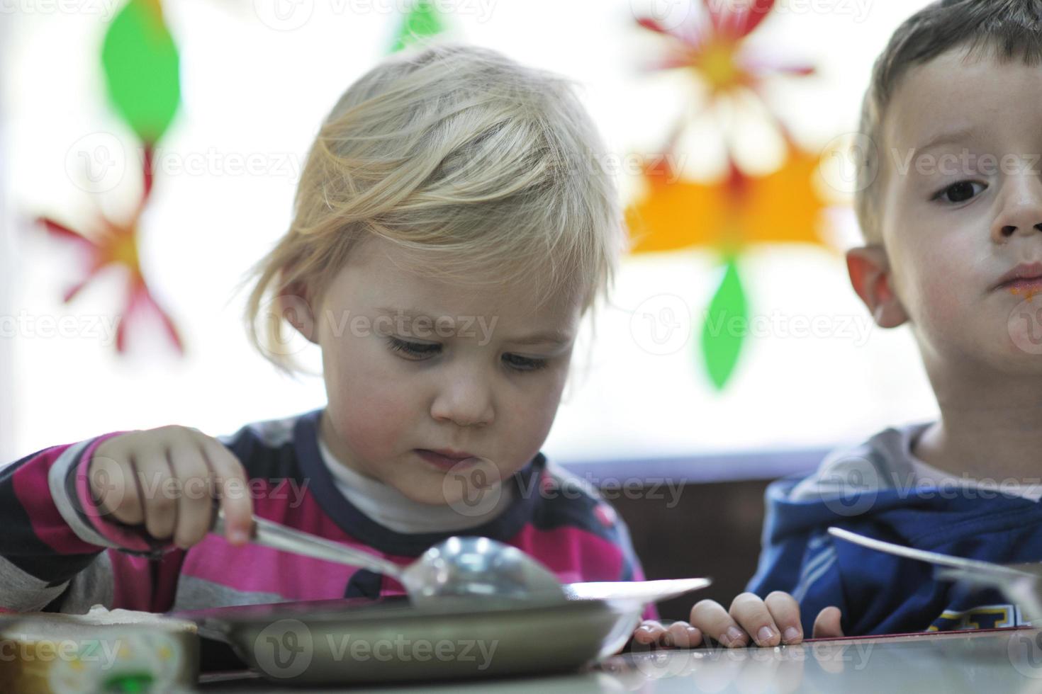 niños en edad preescolar foto