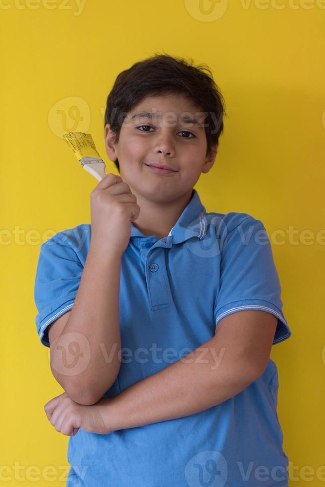 retrato de un joven pintor feliz foto