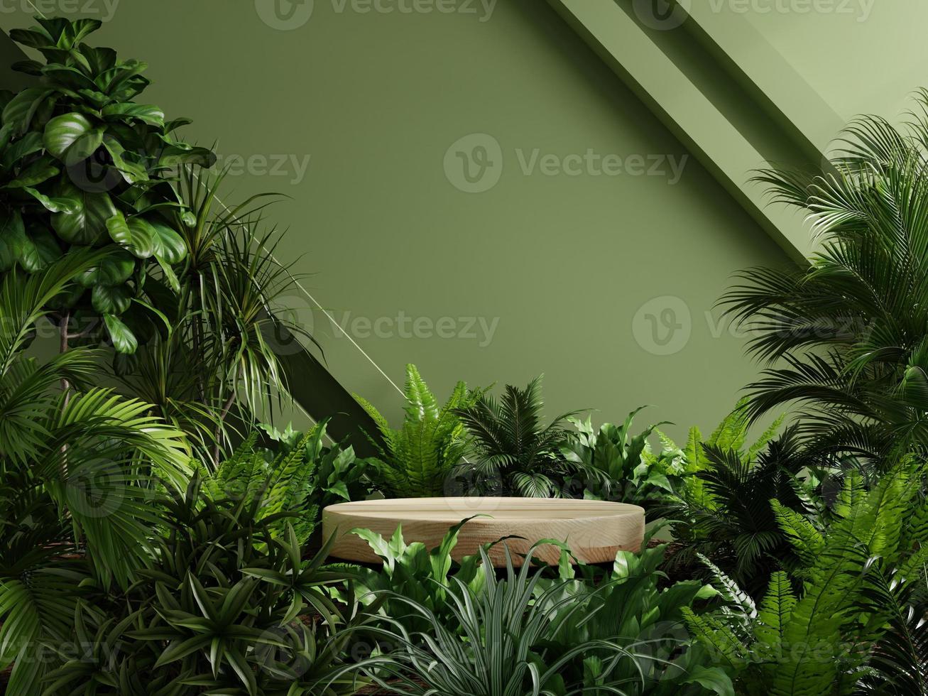 pedestal de madera en bosque tropical para presentación de productos y pared verde. foto