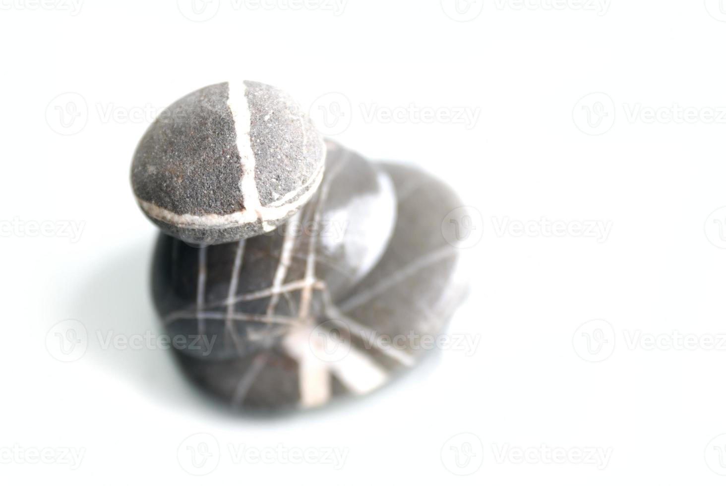 .piedras zen mojadas foto