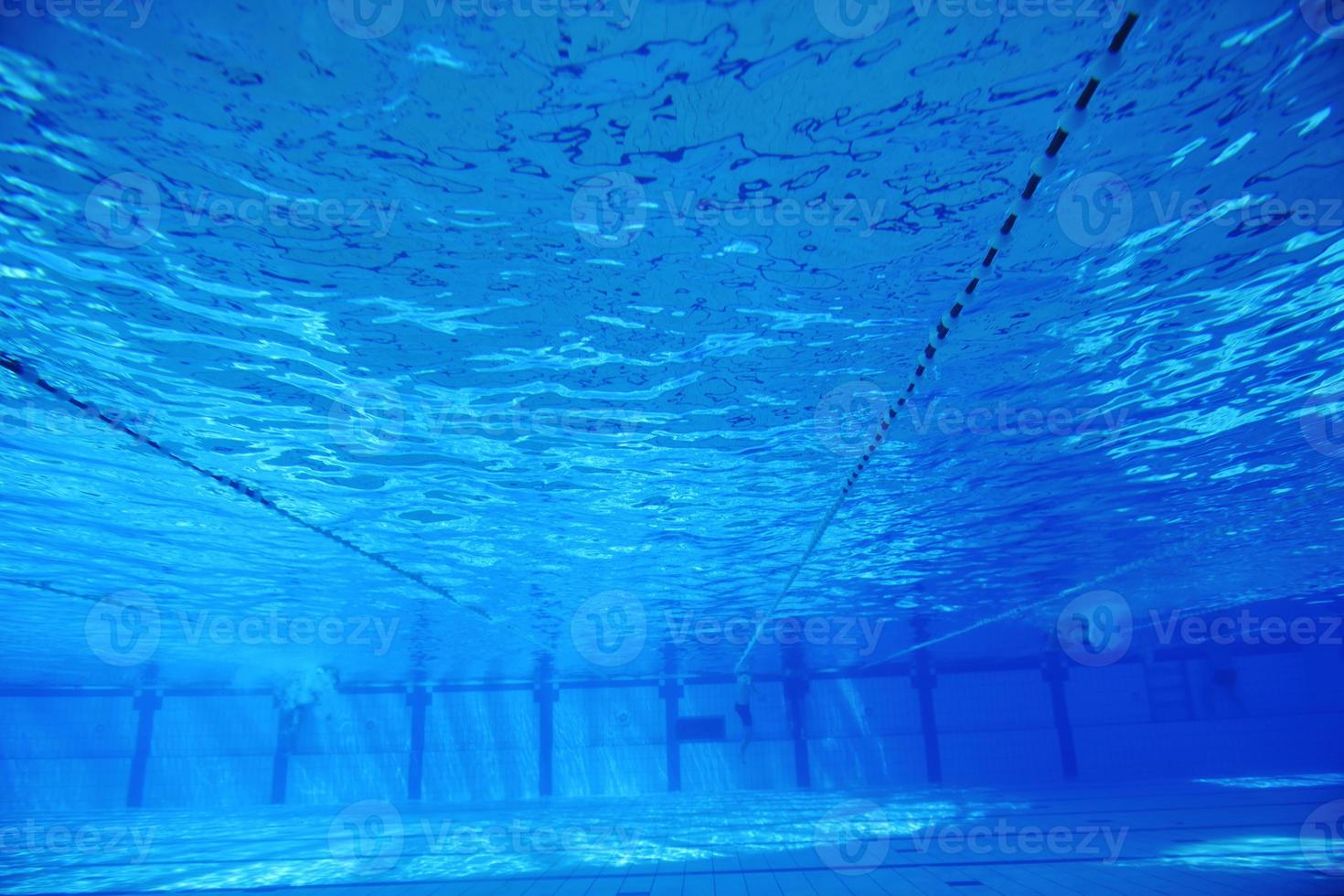 piscina bajo el agua foto