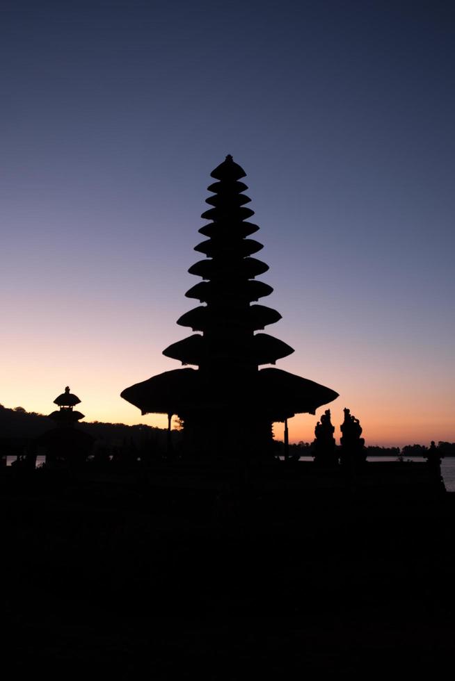 Pura Ulun Danu temple silhouette photo