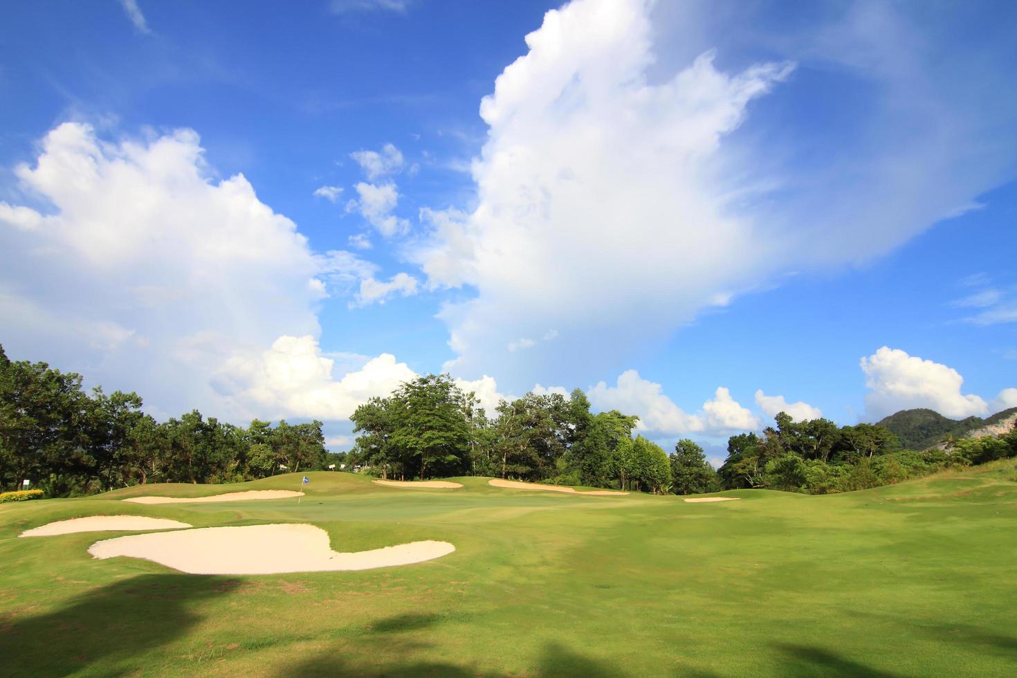 hermoso campo de golf. foto