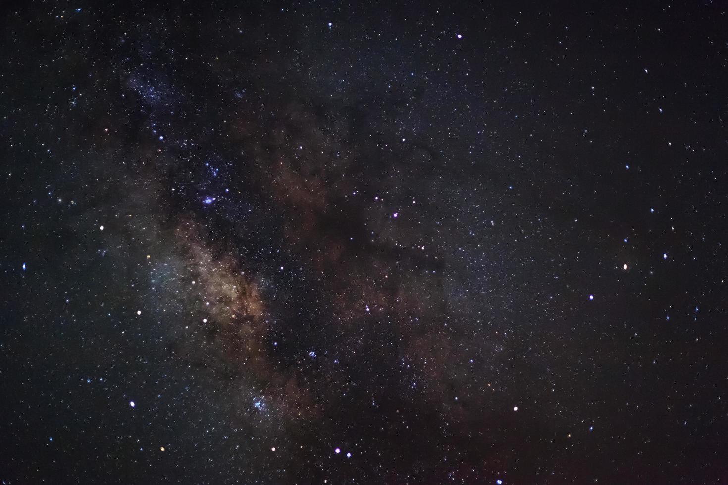 una vista de gran angular de la región de antares de la vía láctea. foto