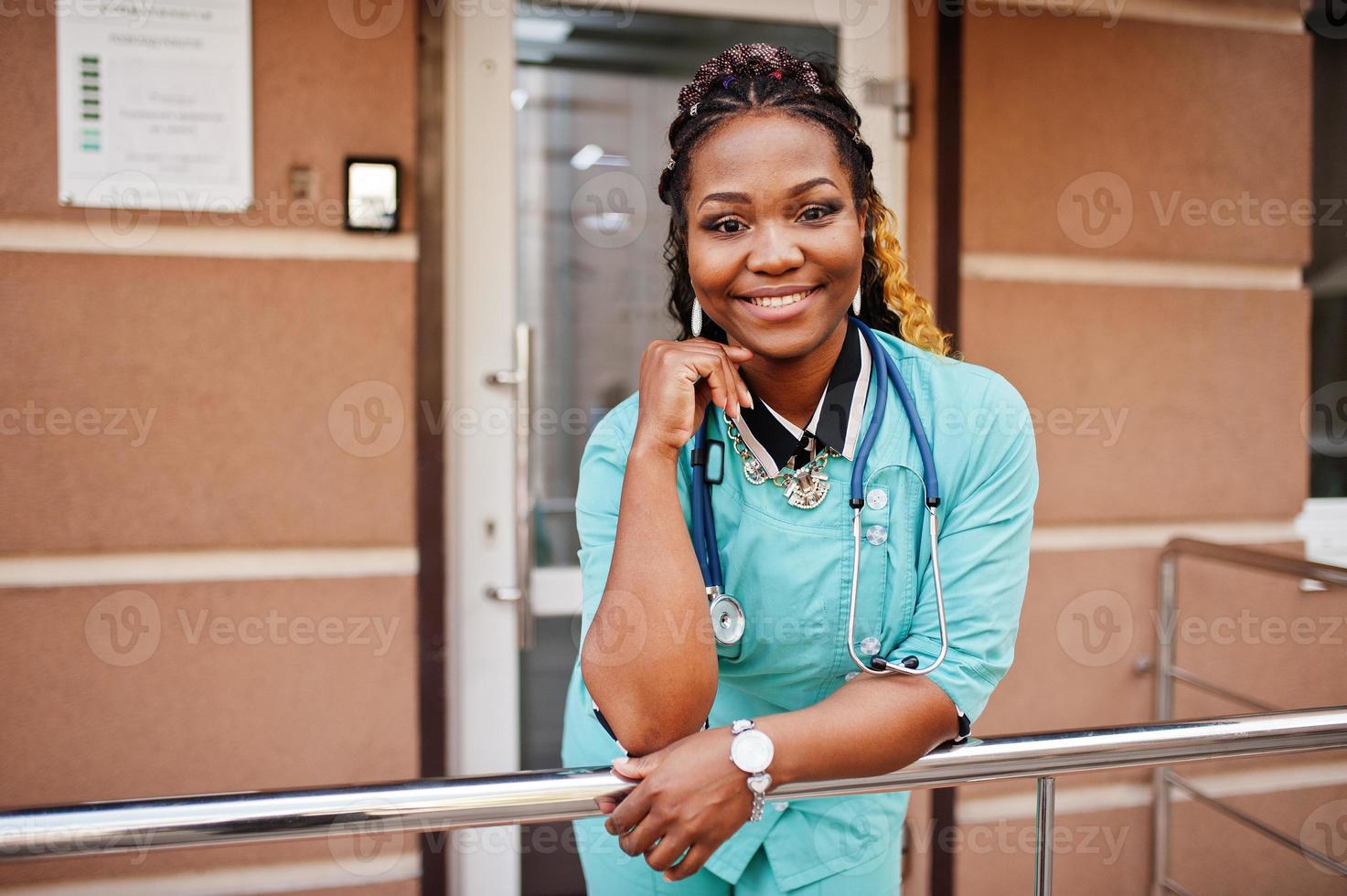 African american female paramedic doctor. photo