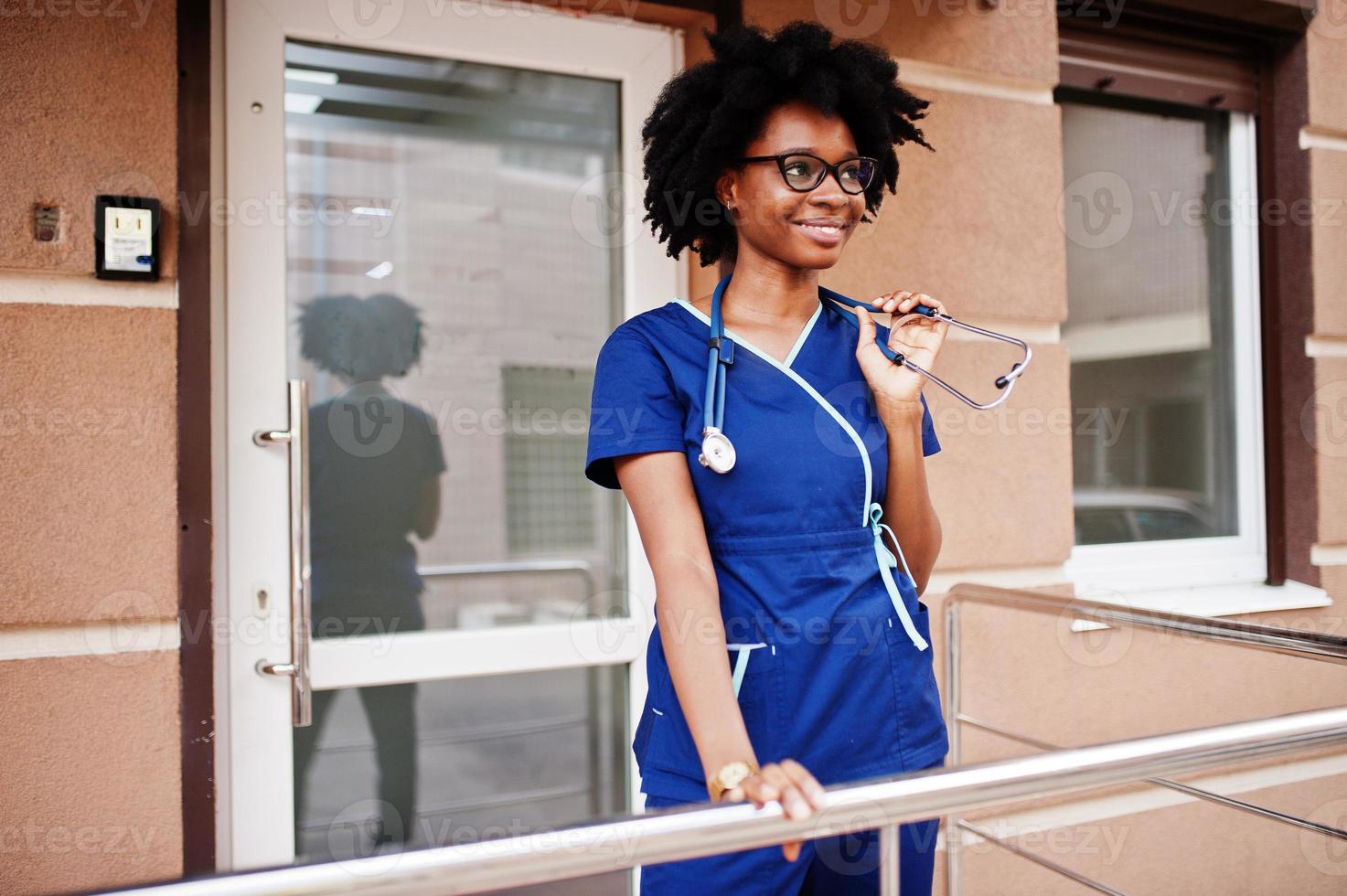 African american female paramedic doctor. photo