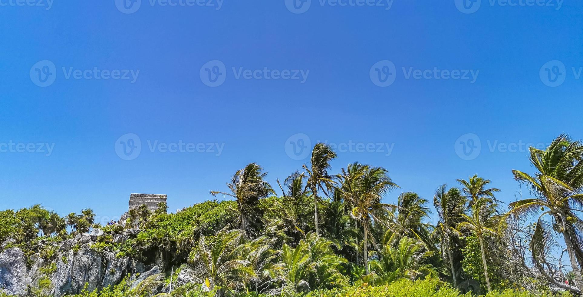 antiguo tulum ruinas maya sitio templo pirámides artefactos paisaje marino méxico. foto