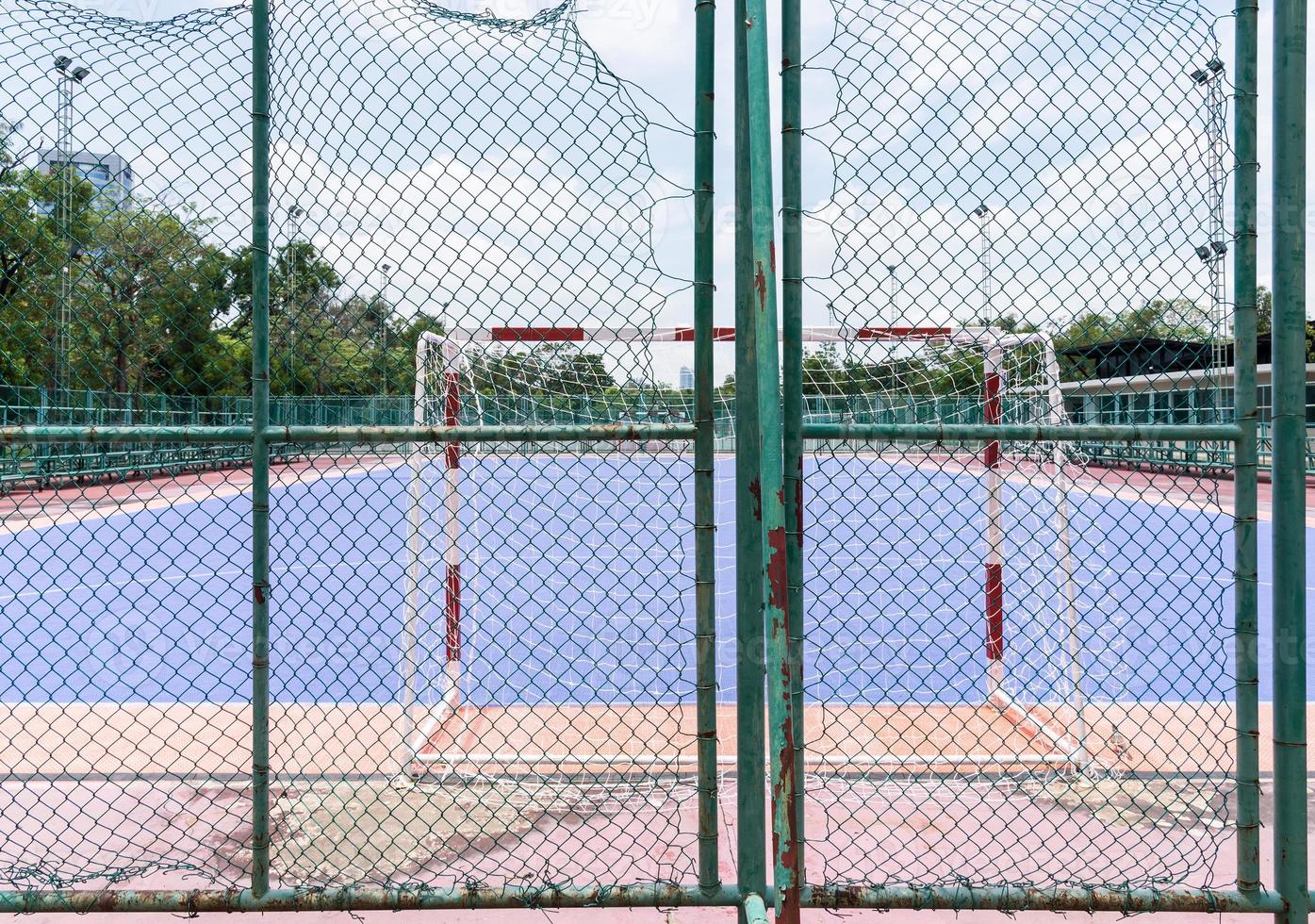 la parte trasera del campo de fútbol sala foto