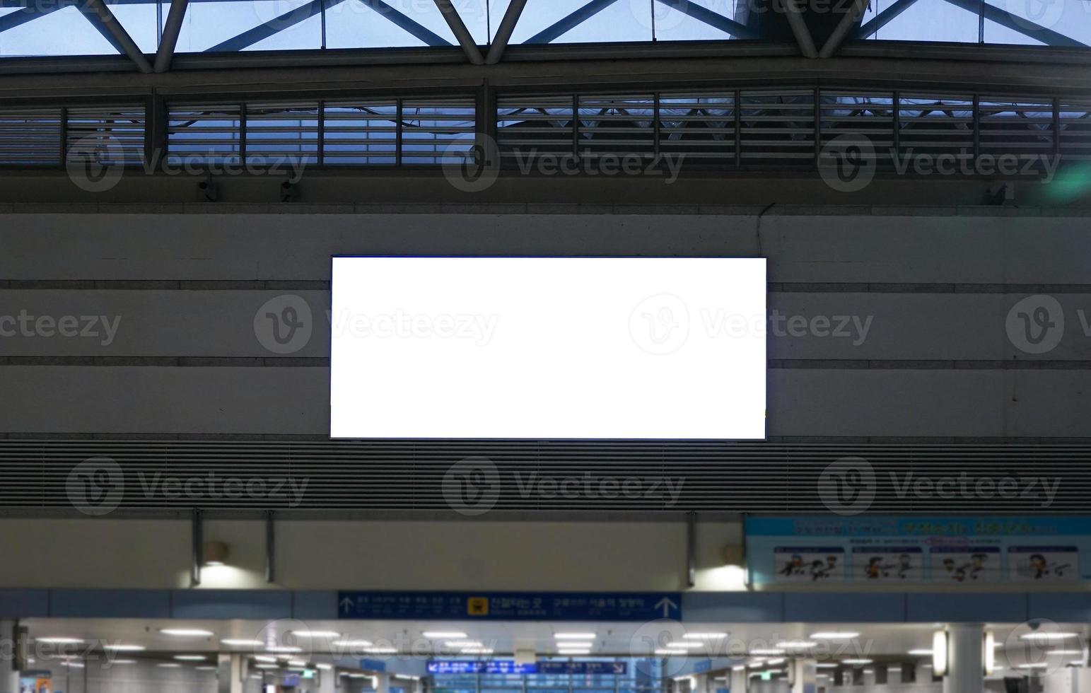 paisaje del metro y maqueta publicitaria. foto