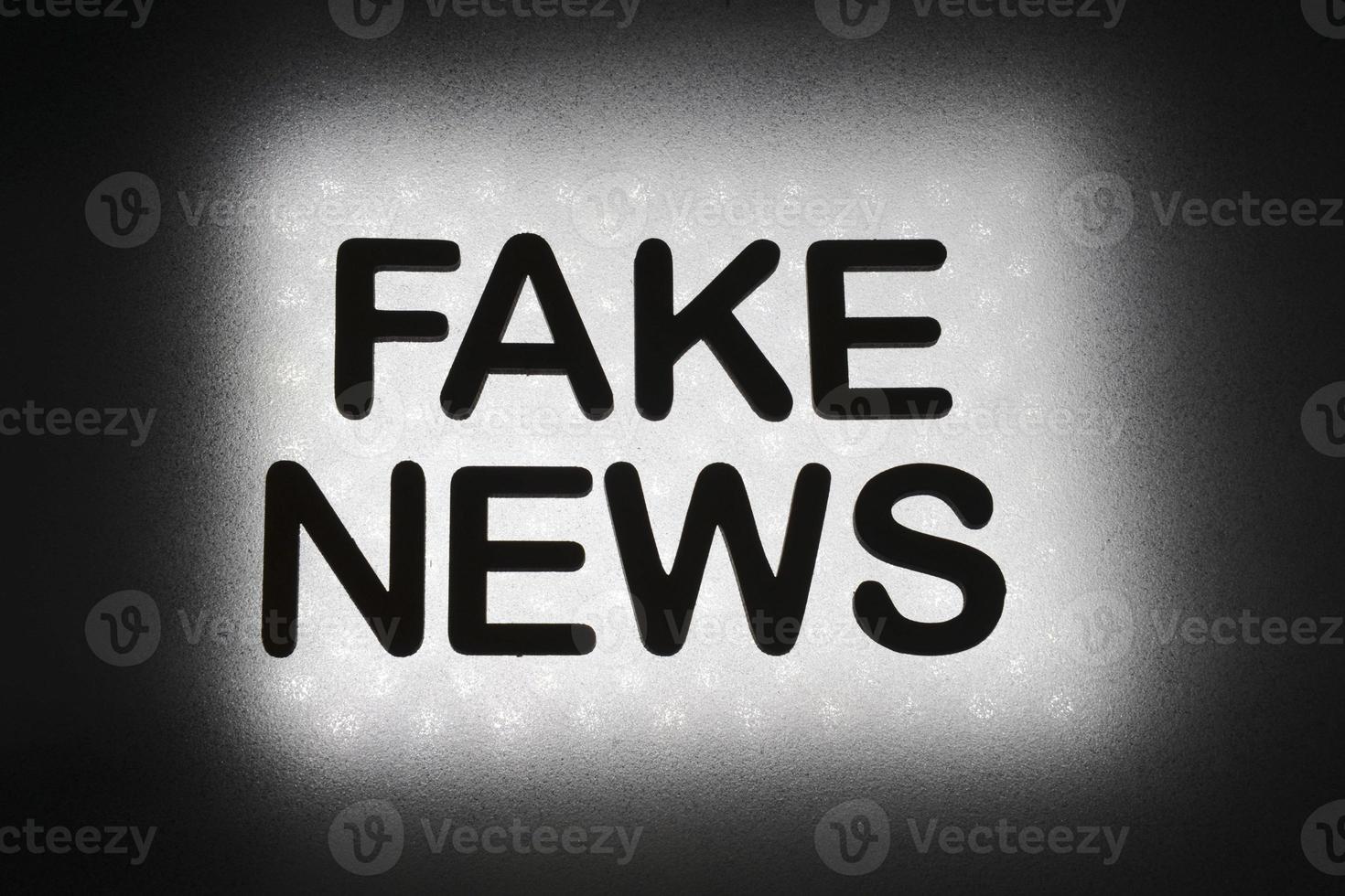 word fake news photo