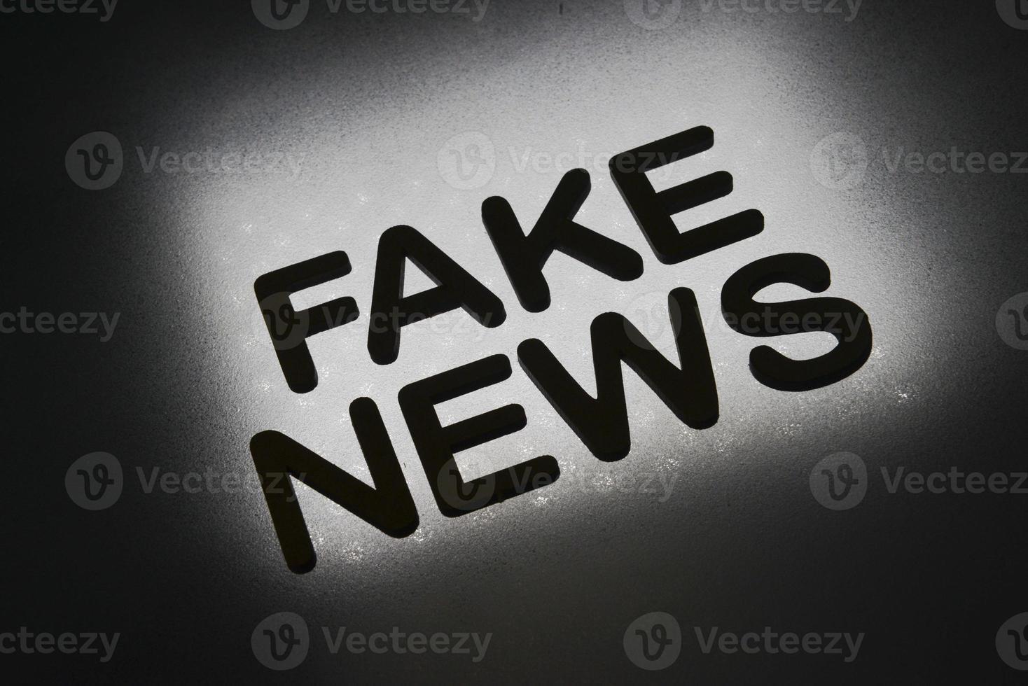word fake news photo