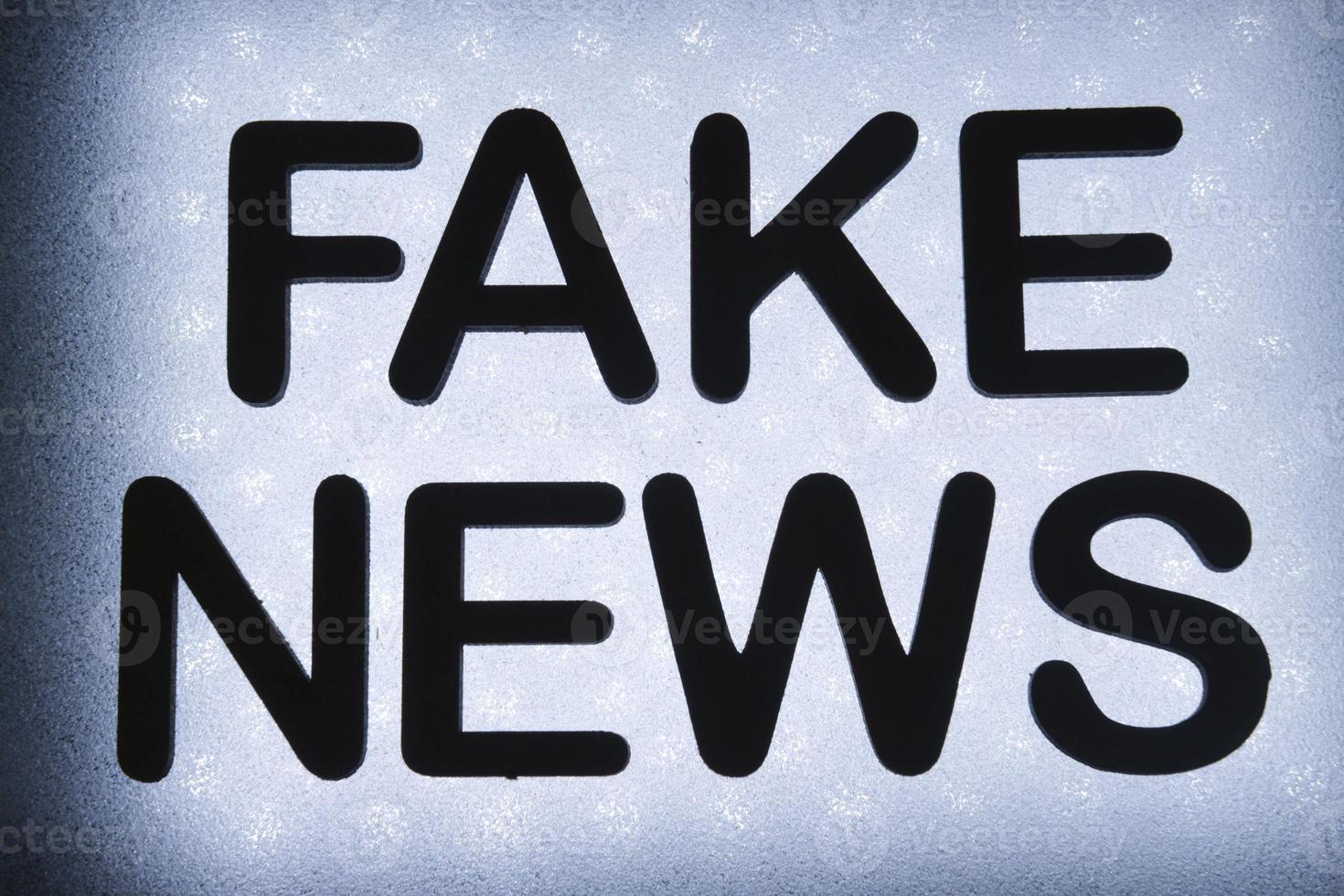 word fake news photo
