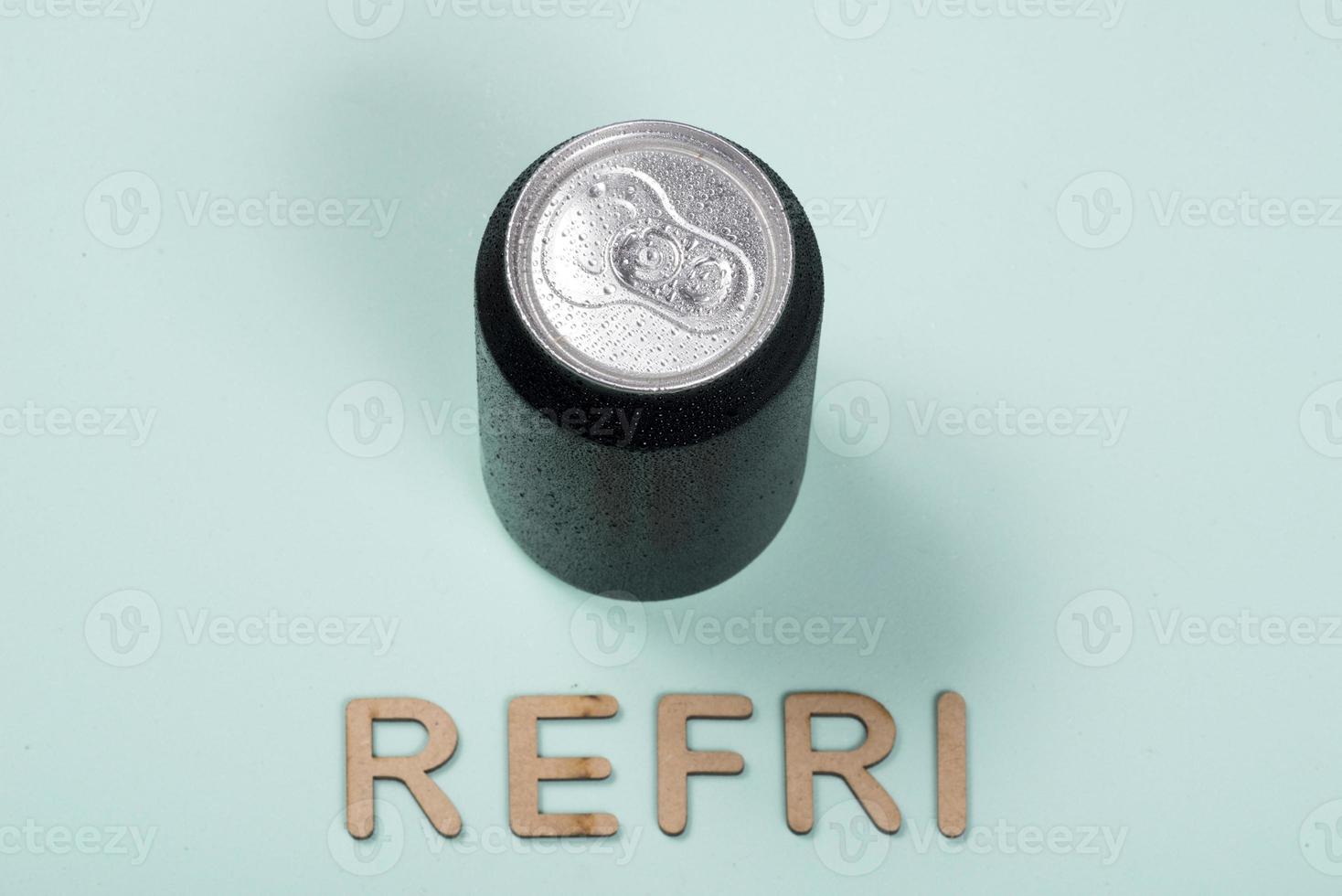 colorful aluminum soda can photo