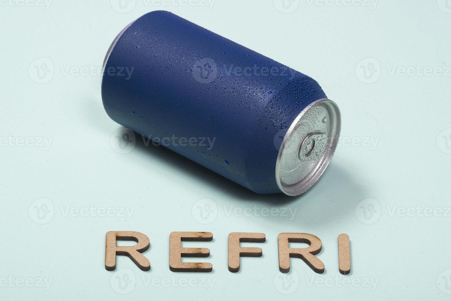 colorful aluminum soda can photo