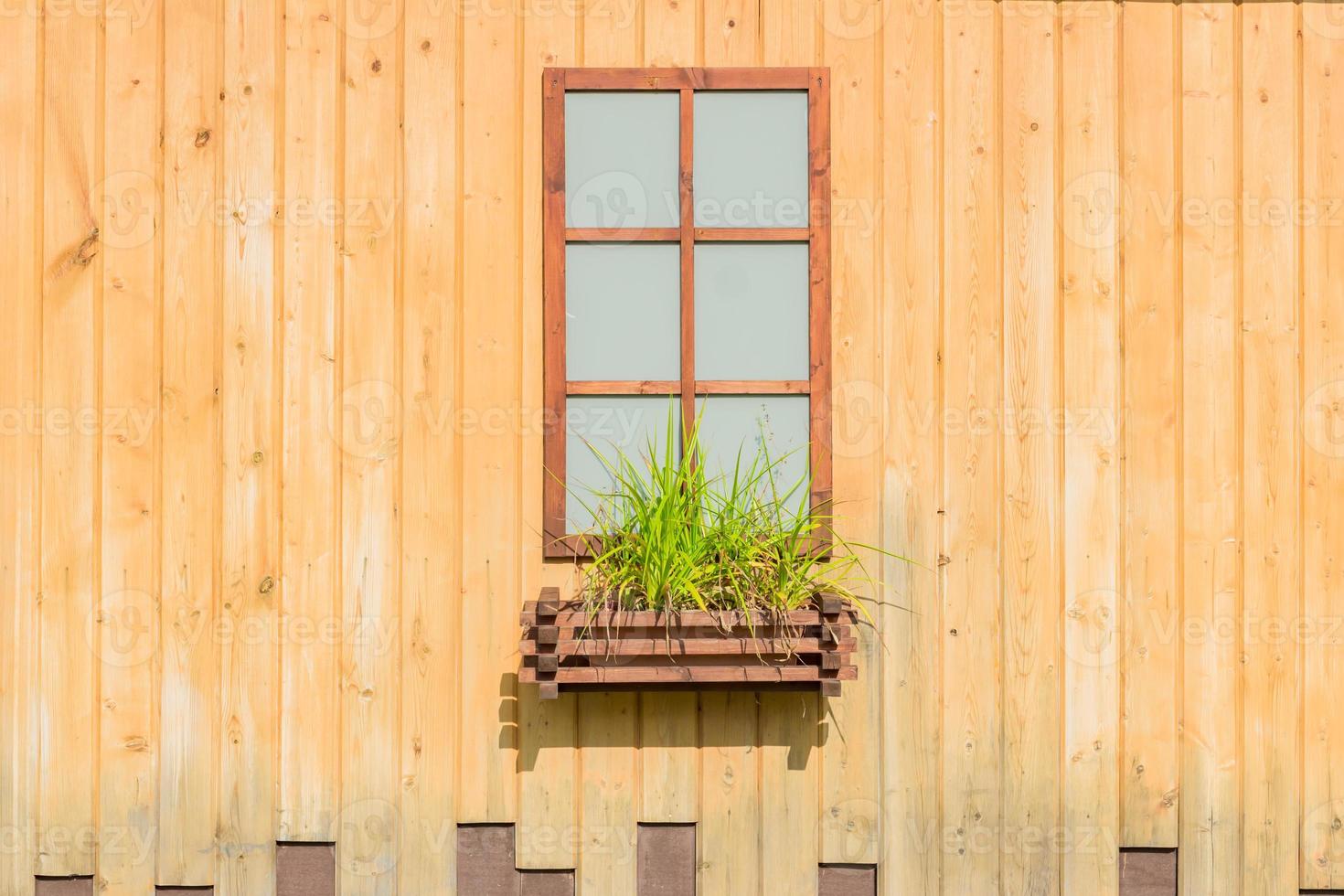 vondow falso en la pared de madera. decoración exterior. estilo de vida del campo foto