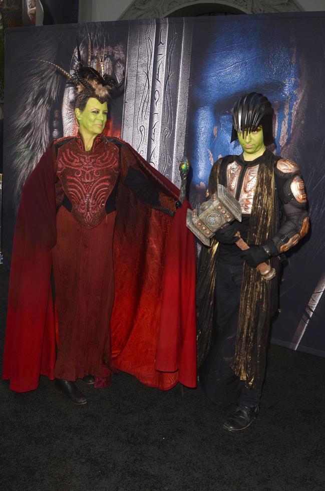 LOS ANGELES, JUN 6 - Jamie Lee Curtis, Thomas Guest at the Warcraft Global Premiere at TCL Chinese Theater IMAX on June 6, 2016 in Los Angeles, CA photo