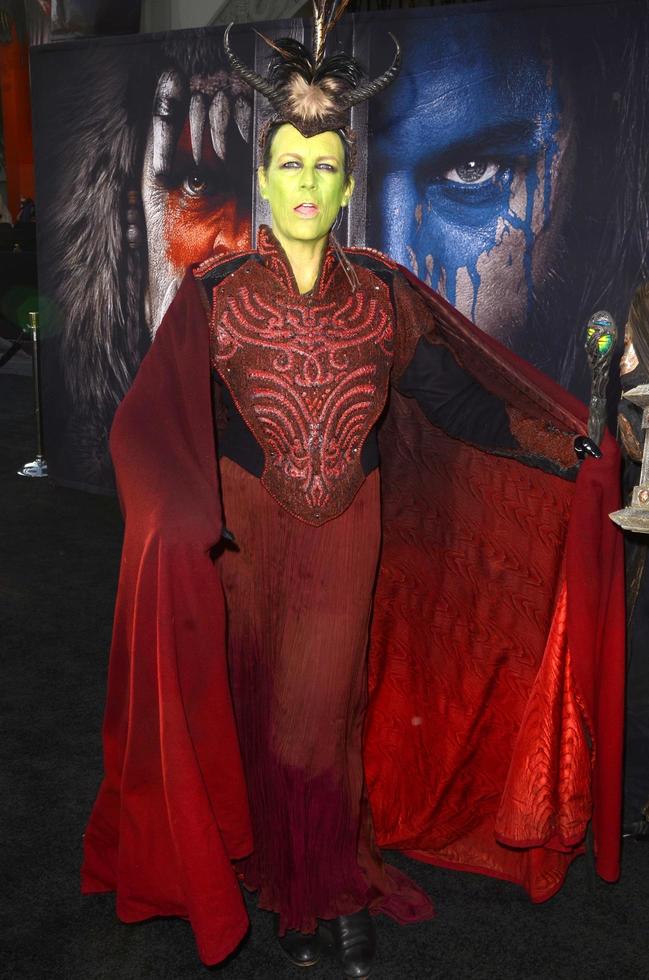 LOS ANGELES, JUN 6 - Jamie Lee Curtis at the Warcraft Global Premiere at TCL Chinese Theater IMAX on June 6, 2016 in Los Angeles, CA photo