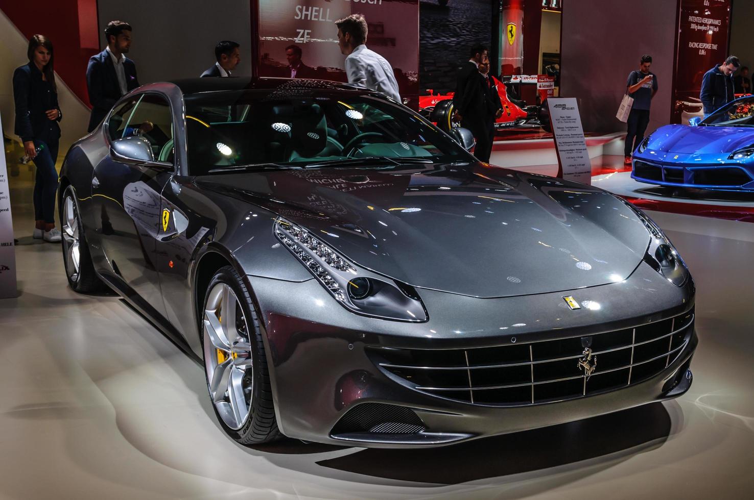 frankfurt - sept 2015 ferrari ff presentado en iaa international foto