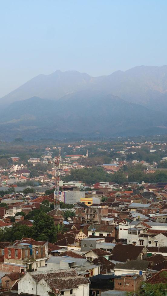 ambiente matutino de la ciudad de malang foto