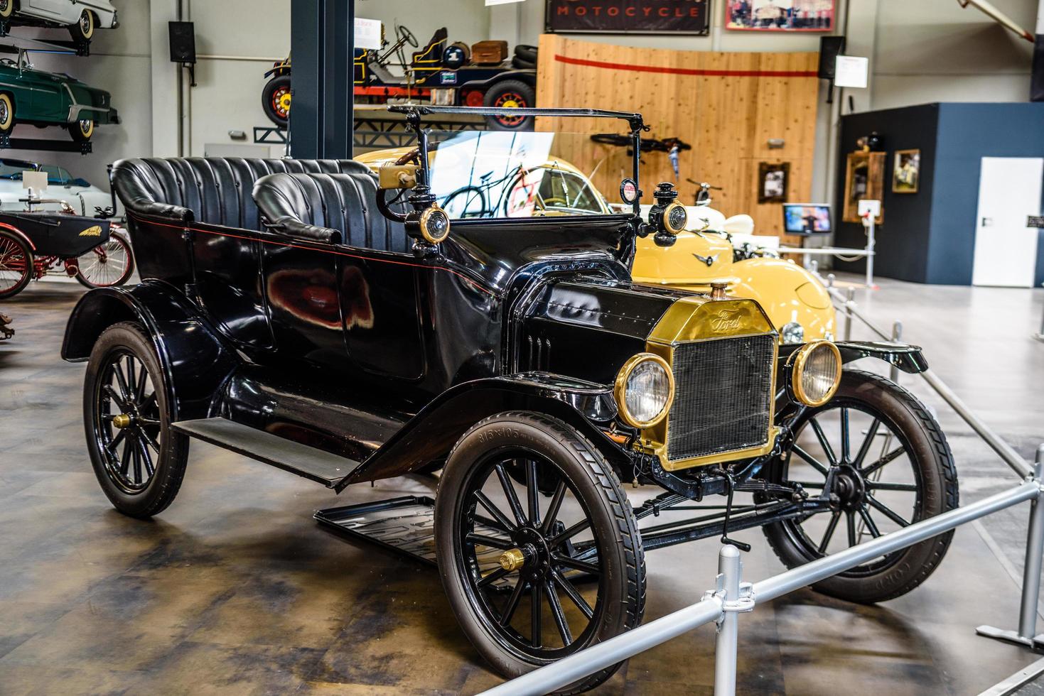 SINSHEIM, GERMANY - MAI 2022 black cabrio Ford Model T Speedster 1912 photo