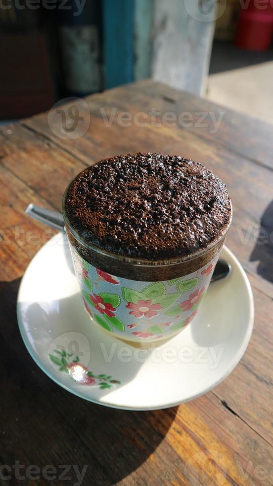 café preparado, una bebida típica de Indonesia foto