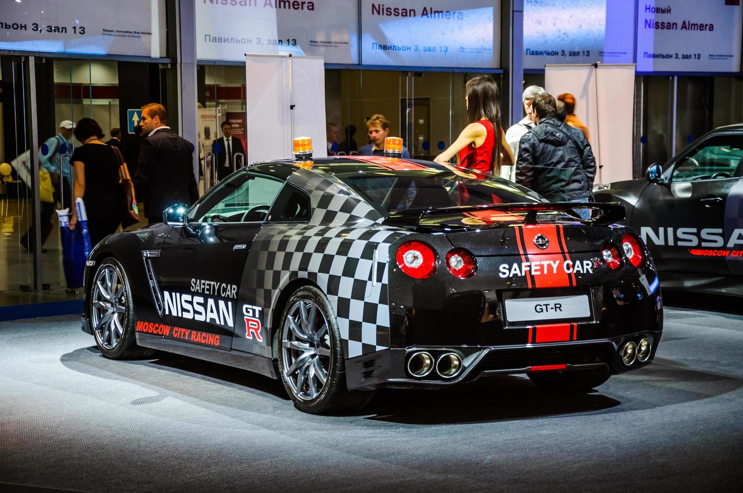 moscú, rusia - agosto de 2012 nissan gt-r r35 coche de seguridad presentado como estreno mundial en el 16º salón internacional del automóvil mias moscow el 30 de agosto de 2012 en moscú, rusia foto