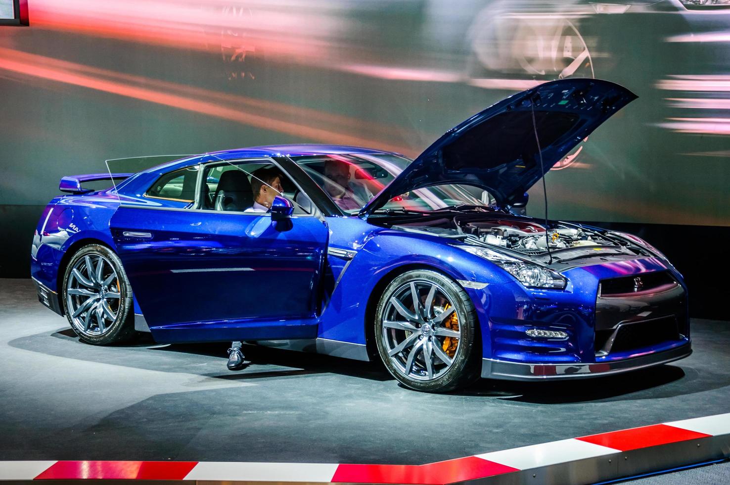 moscú, rusia - agosto de 2012 nissan gt-r r35 presentado como estreno mundial en el 16º salón internacional del automóvil mias moscow el 30 de agosto de 2012 en moscú, rusia foto