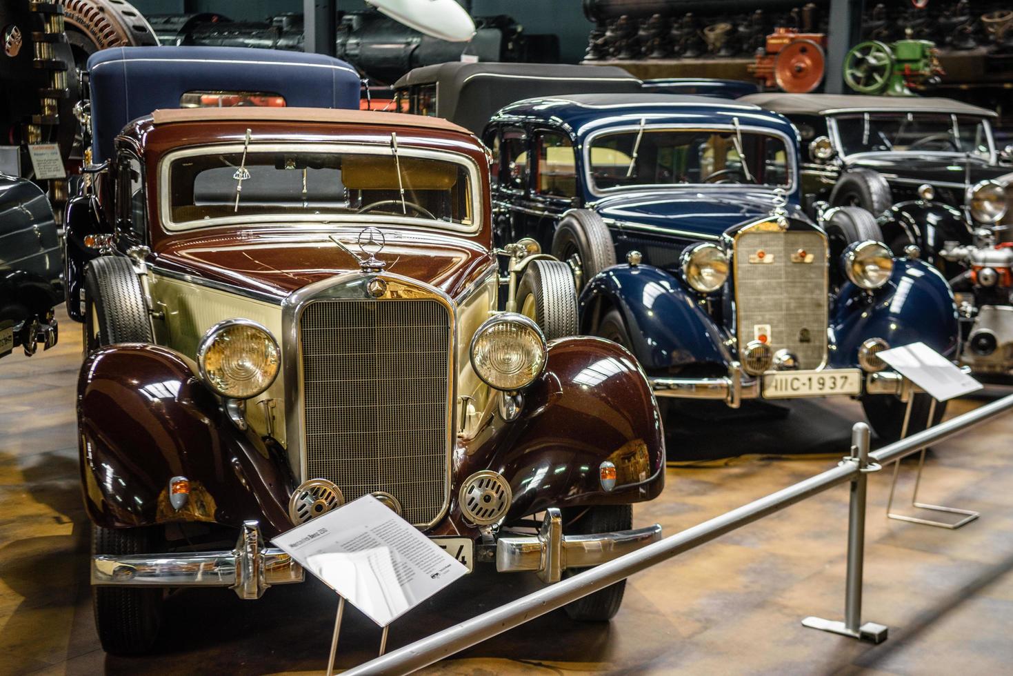 sinsheim, alemania - mai 2022 beige marrón mercedes-benz 230 1938 foto