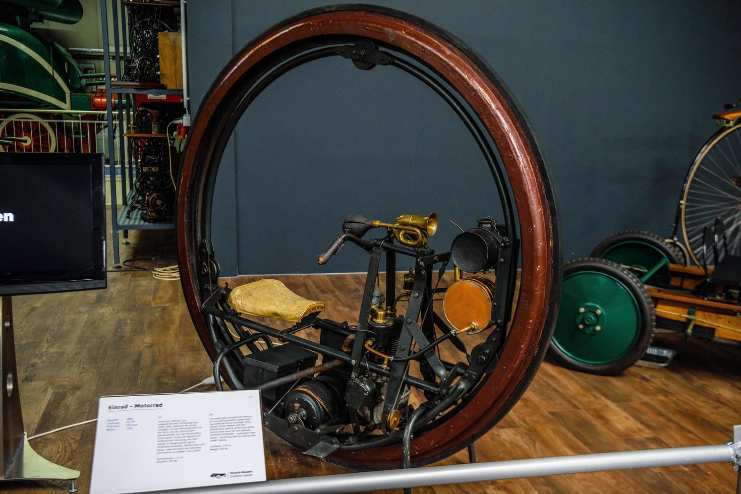 sinsheim, alemania - mai 2022 motocicleta monociclo de madera 1894 foto