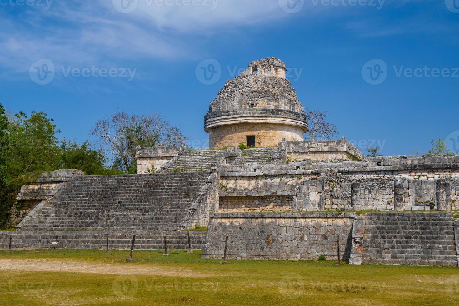 ruinas del templo observatorio el caracol, chichén itzá, yucatán