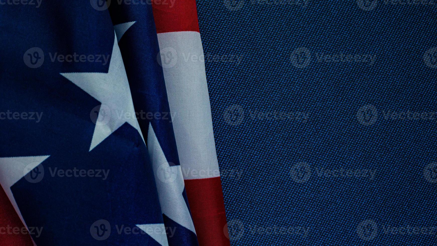 bandera estadounidense en el contenido azul del día de la independencia. foto