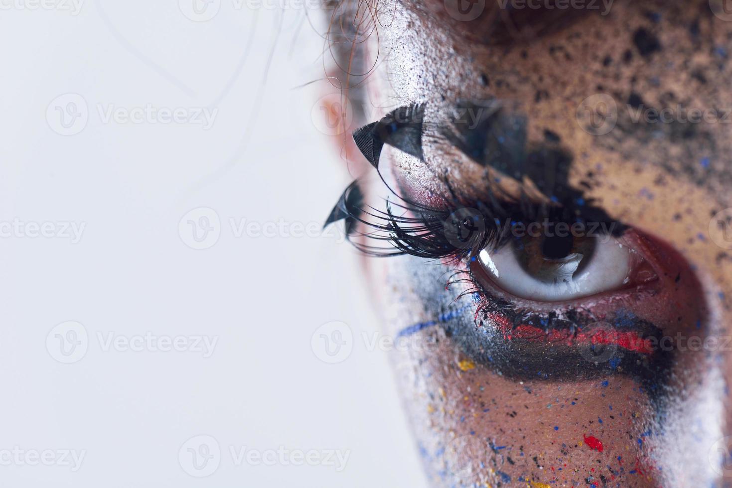 mujer hermosa con maquillaje de lujo foto