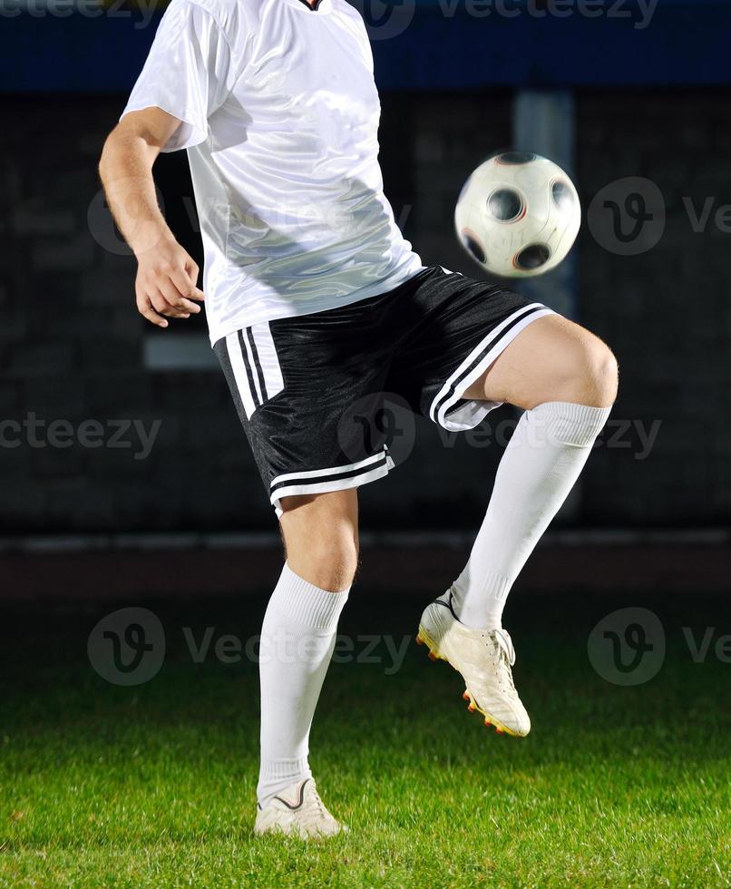 jugador de fútbol en acción foto