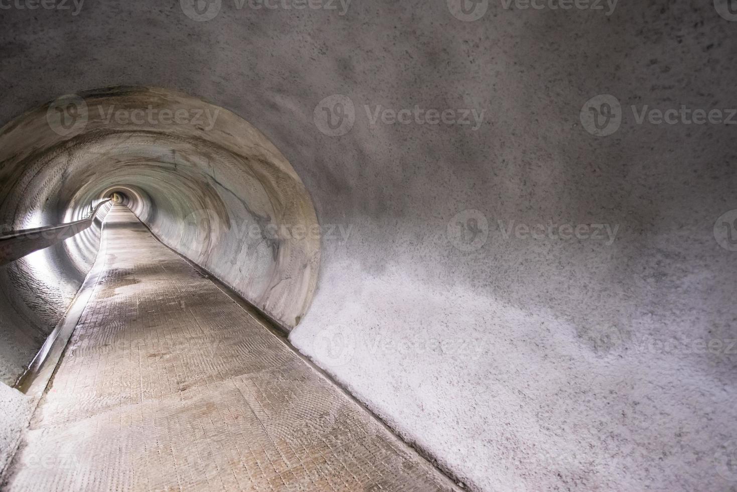 underground tunnel for pedestrians photo