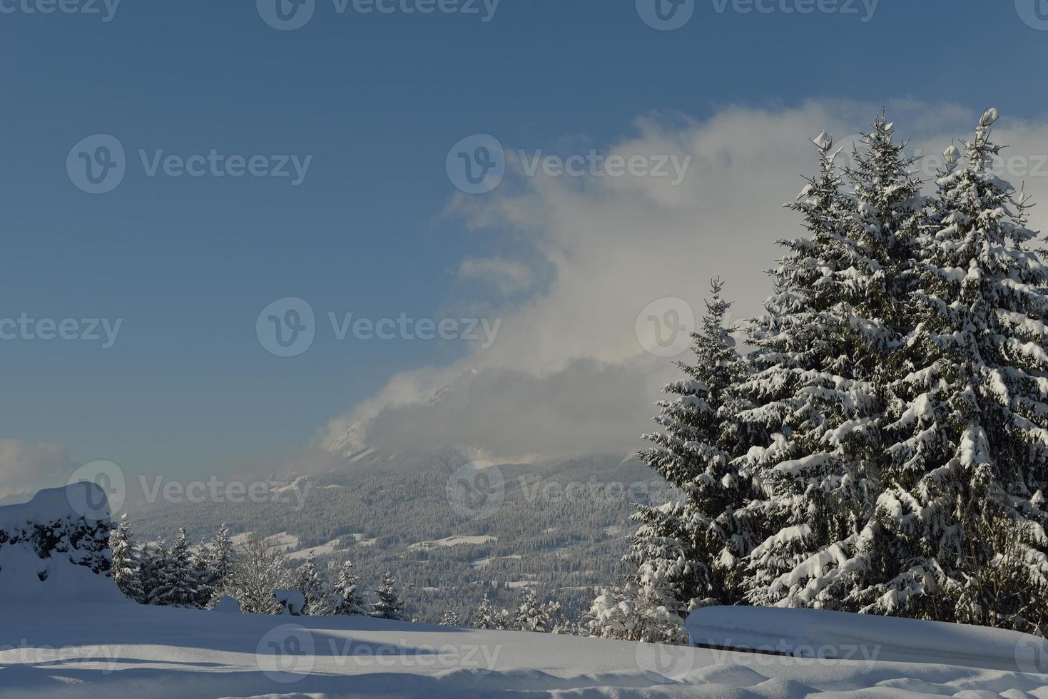 paisaje de montaña de invierno foto