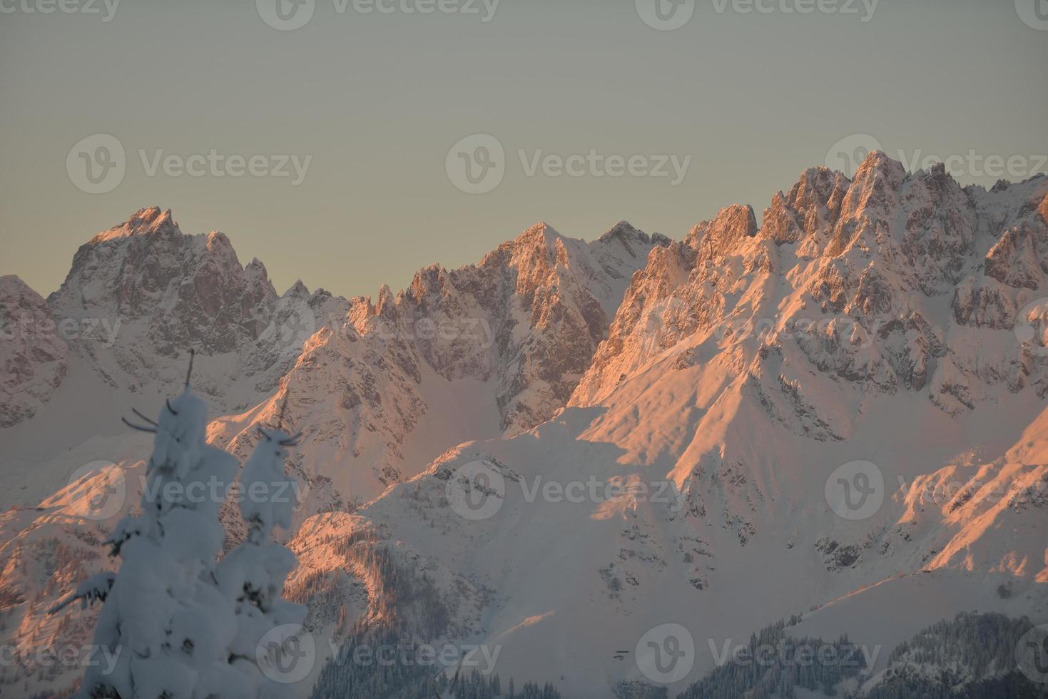 paisaje de montaña de invierno foto