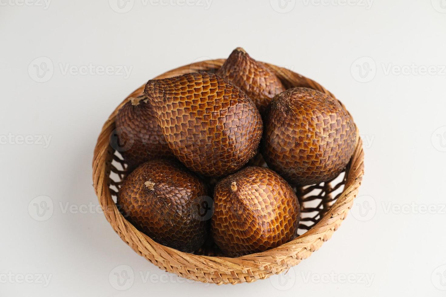 salak o palma espinosa o fruta de serpiente, salacca zalacca es una especie de palmera. imagen de enfoque selectivo. foto