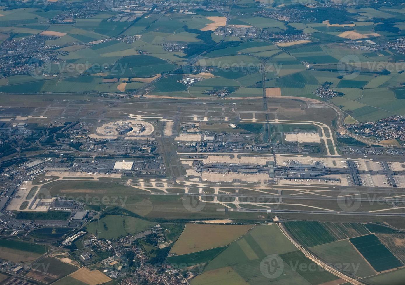 File:Aerial view of Paris-Charles de Gaulle airport.jpg