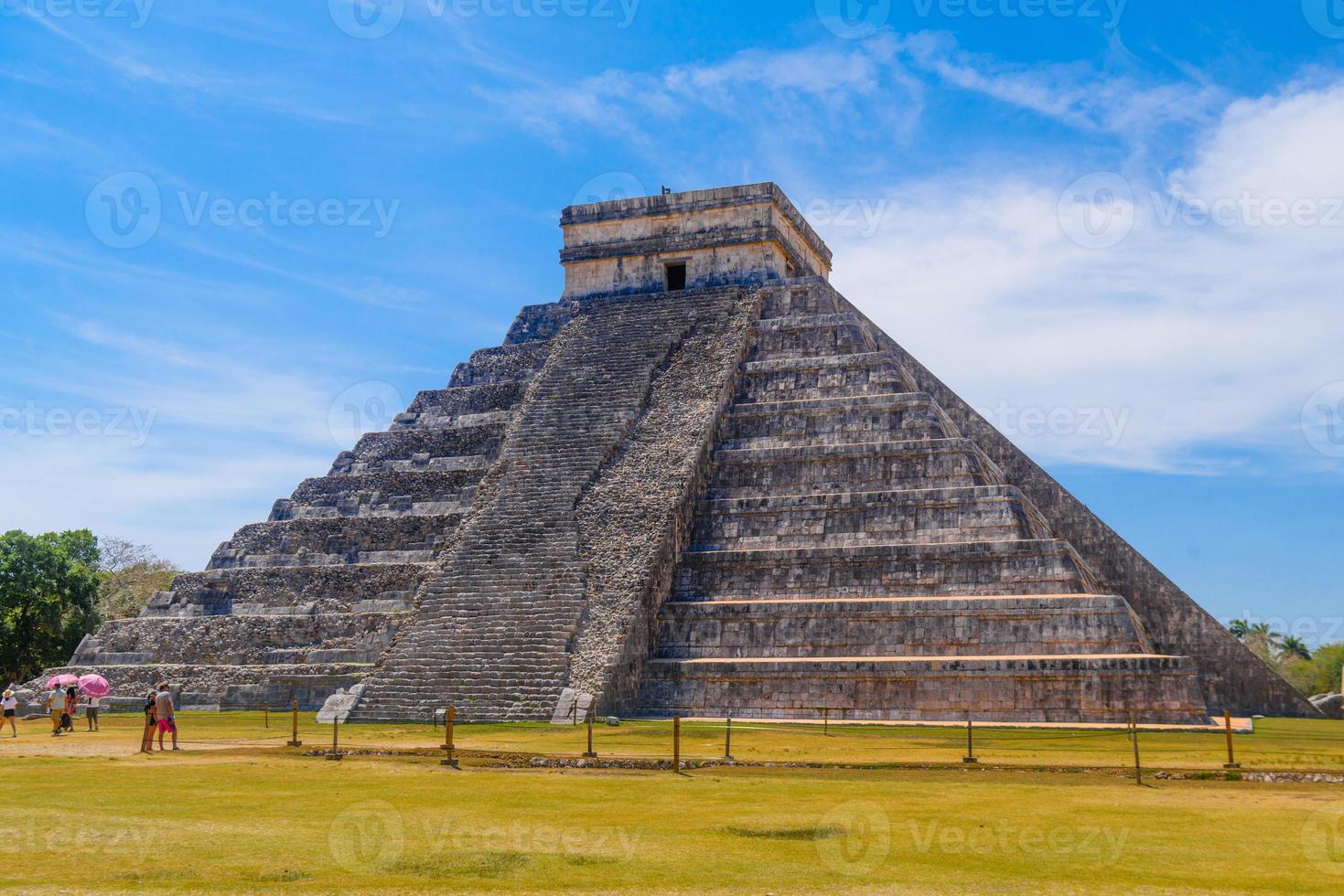 pirámide del templo de kukulcan el castillo, chichén itzá, yucatán, méxico, civilización maya foto