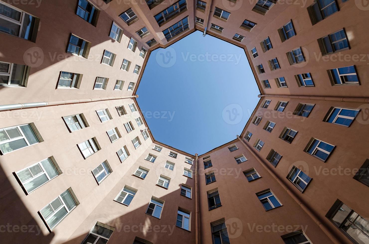 Octagon shape house courtyard photo